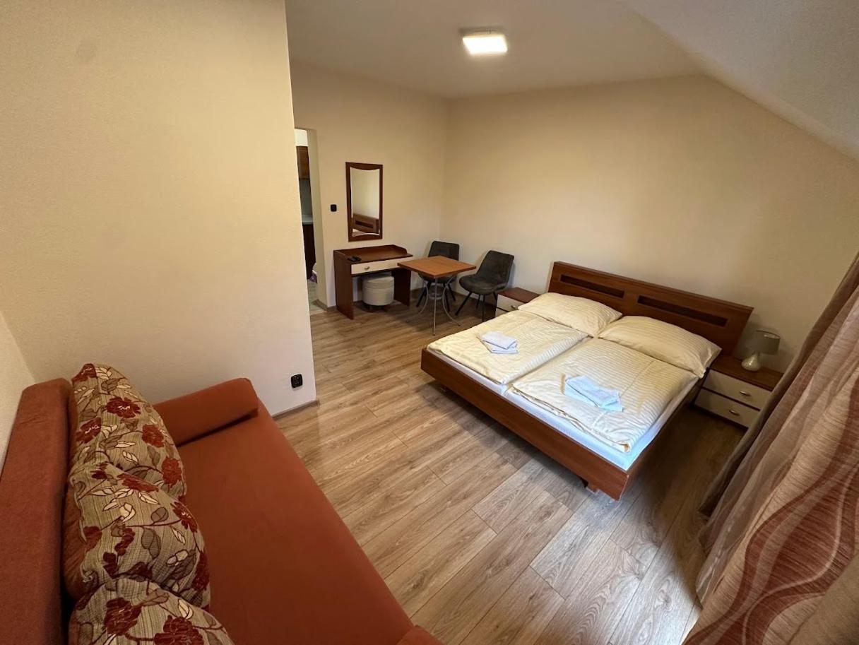 Penzion Tulip Červený Kláštor Kültér fotó